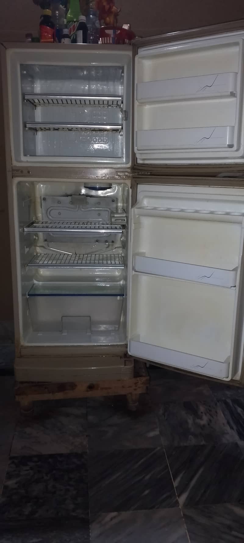 Dawlance refrigerator in used/working condition 3