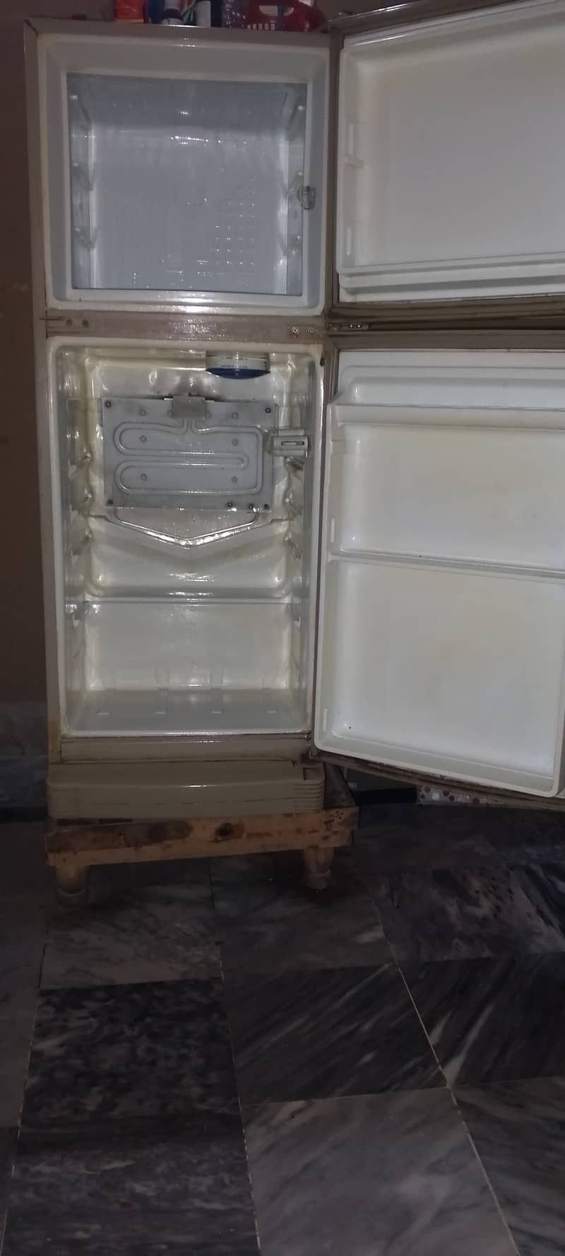 Dawlance refrigerator in used/working condition 5