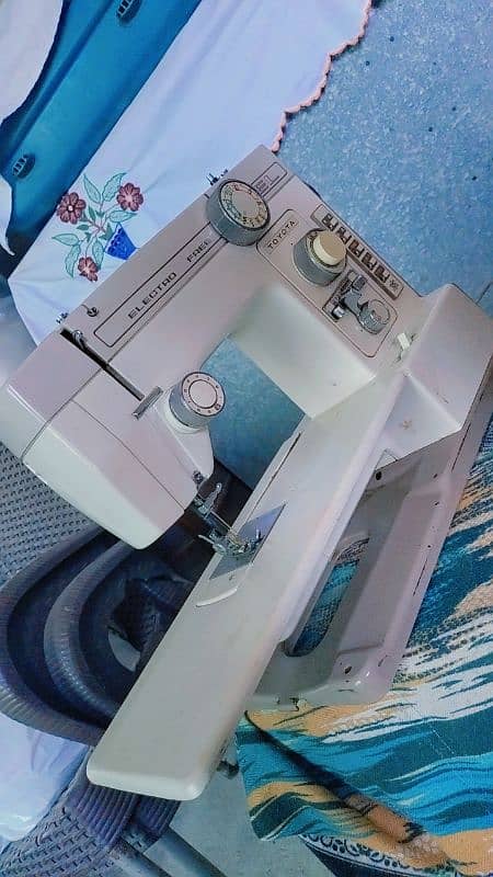 Toyota sewing machine 9