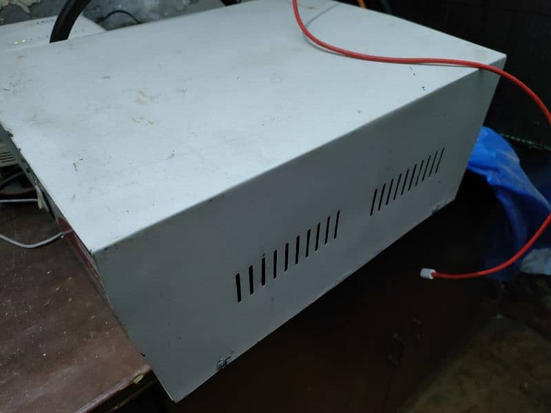 UPS 12v. 700watts 1