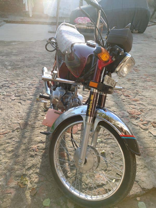 Honda CD70 4