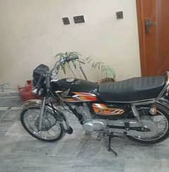 Honda 125 2022 Model Genuine Condition Lahore Registered (03126068910)