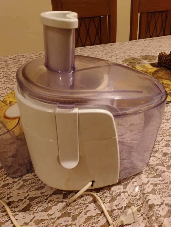 Philips HR1851 Juicer 2