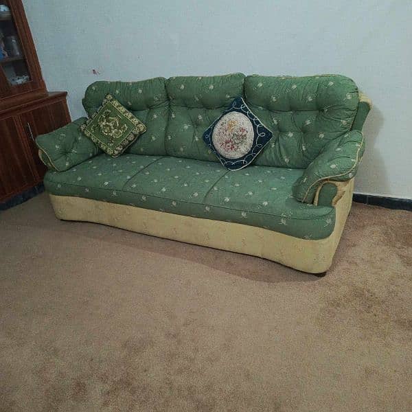 5 seater sofa set. in Excellent condition 1