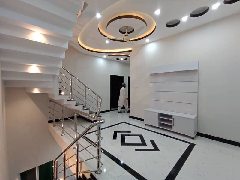 Double story house for sale habibullah Colony 8