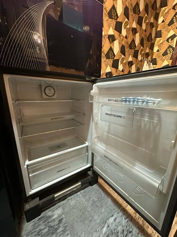 Haier Refrigerator HRF-368IFPA 3