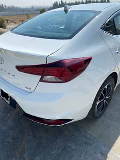 Hyundai Elantra 2021