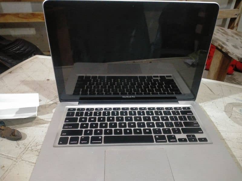 MACBOOK PRO 2012 CORE i5 13 inch Genuine 7