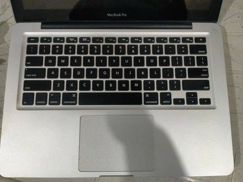 MACBOOK PRO 2012 CORE i5 13 inch Genuine 8