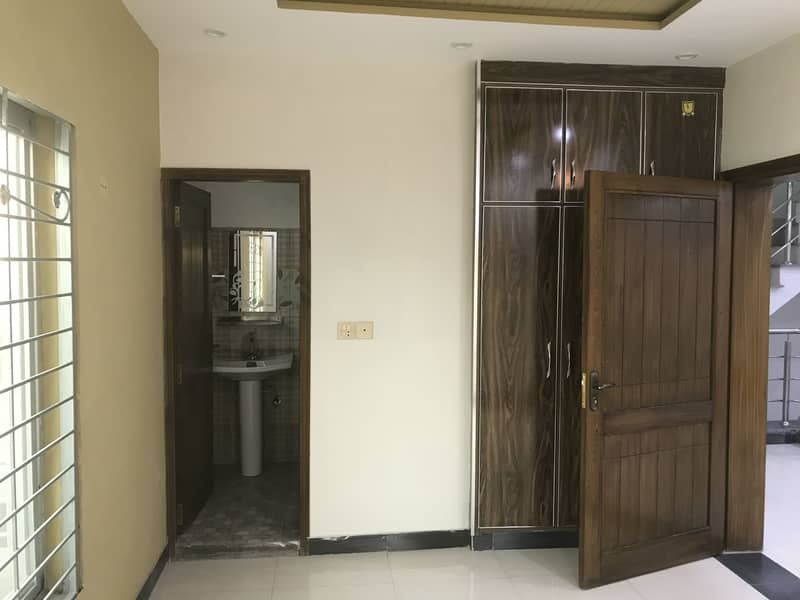 5 Marla Good Condition House For Rent In Dha 11 15