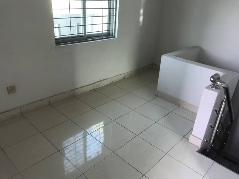 5 Marla Good Condition House For Rent In Dha 11 25