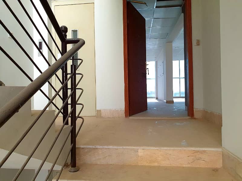 Office for Rent in DHA - Rs. 80,000 7