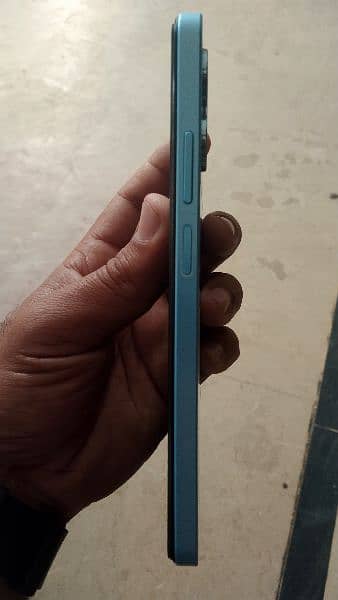 Realme note50  condition 10/10 with complete box only glass crack 2