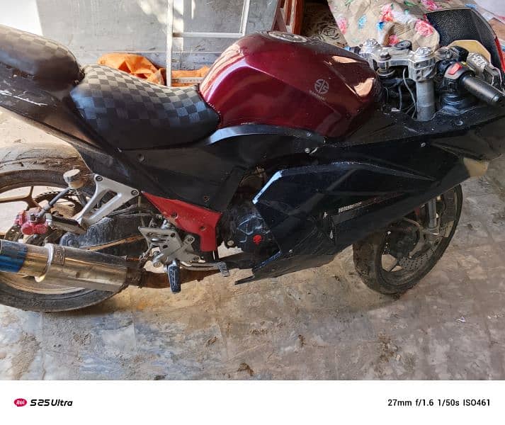 Kawasaki Ninja 2017 model in very good condition 3