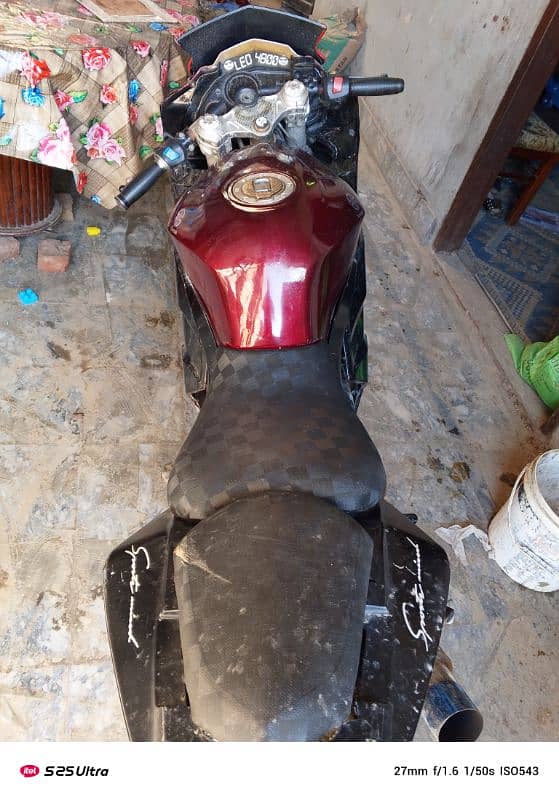 Kawasaki Ninja 2017 model in very good condition 6