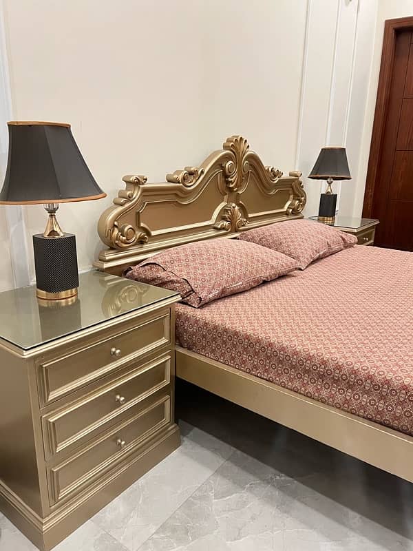 Pure Sheesham wood King bed with side tables and dressing table 0