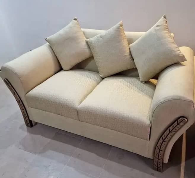 Iconic 6 seater sofa for urgent sale 2