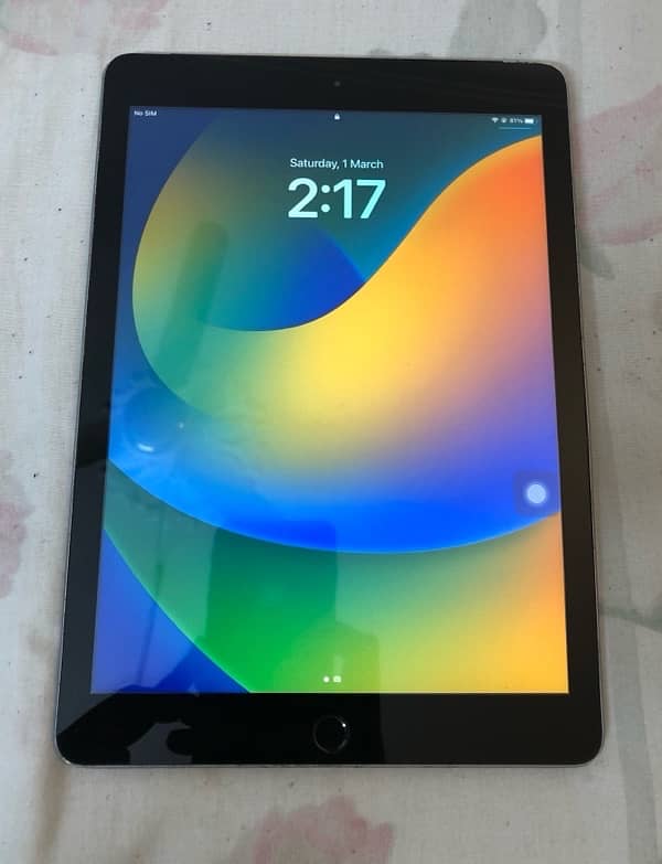 i pad fifth generation with  selluar data sim option 1