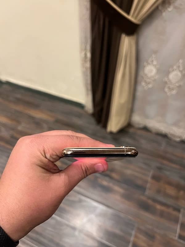 APPLE IPHONE XS 4