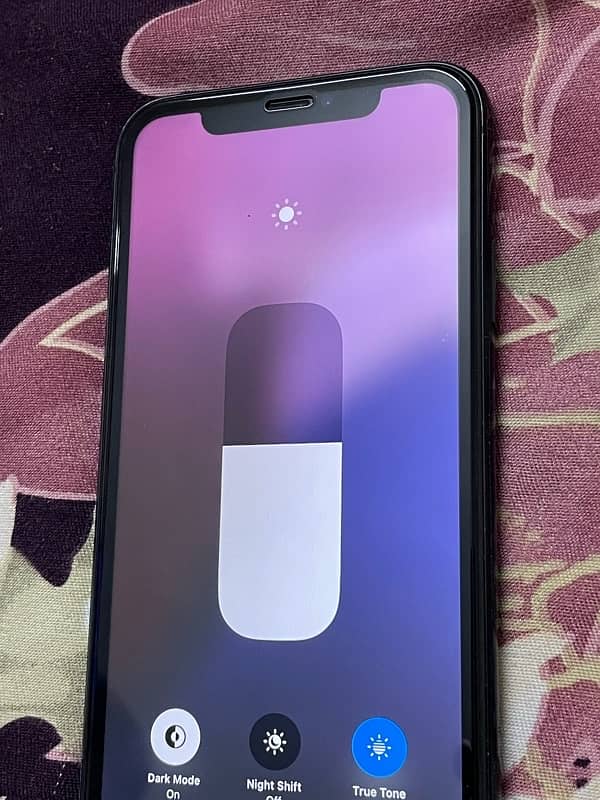 iPhone XR 1