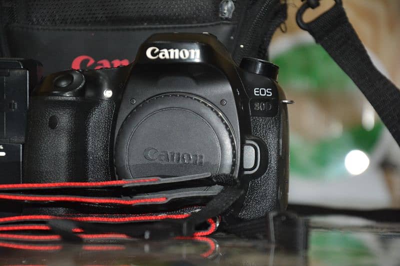 Canon 80d only body 10/10 condition available 1