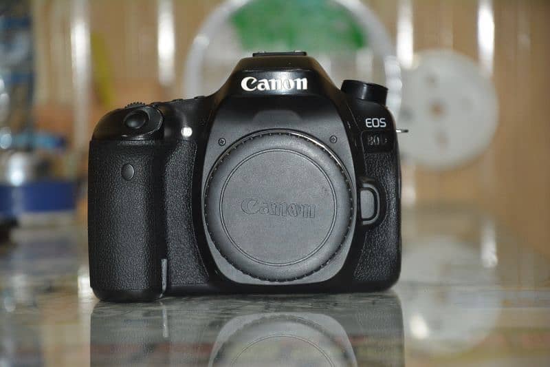 Canon 80d only body 10/10 condition available 3