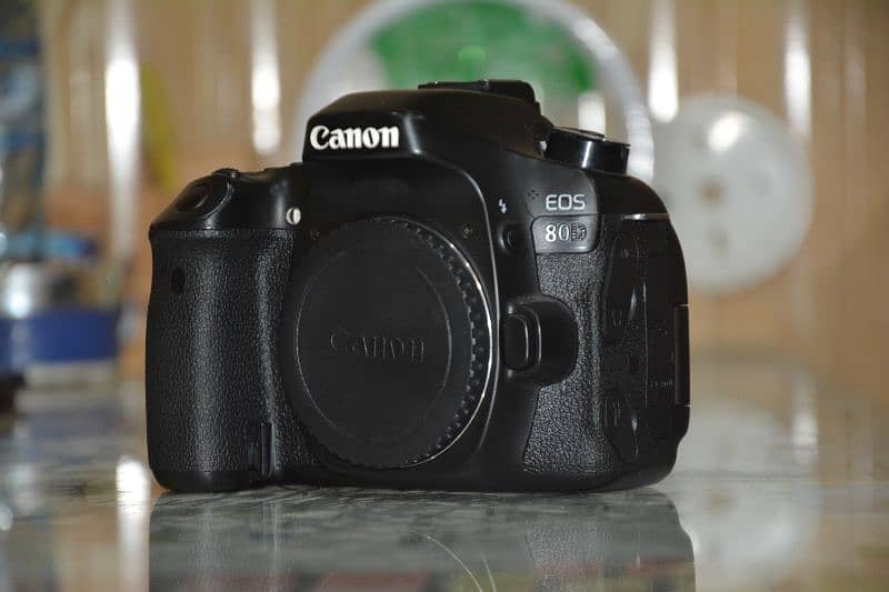 Canon 80d only body 10/10 condition available 4