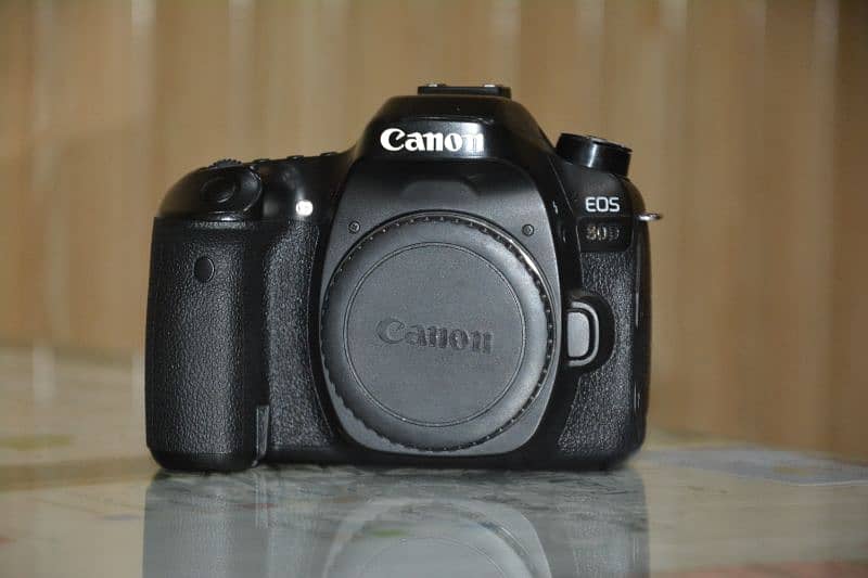 Canon 80d only body 10/10 condition available 7