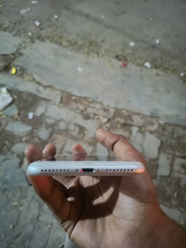 Iphone 8 plus 64Gb pta approved white colour 0