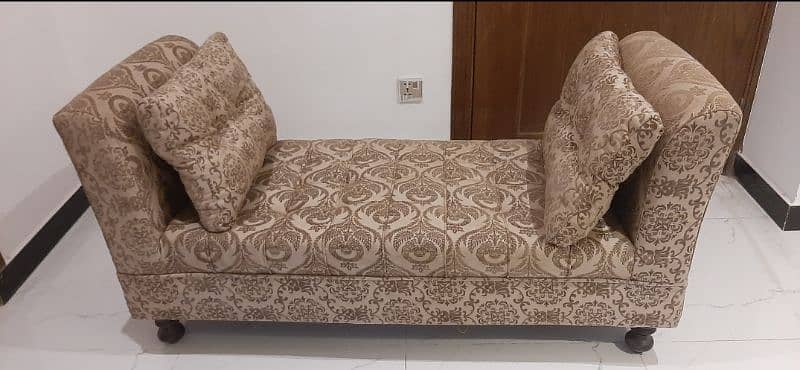 one dewan and one ( recamier ) sofa in excellent condition for sale 1