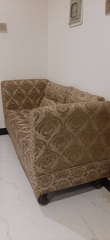 one dewan and one ( recamier ) sofa in excellent condition for sale 2