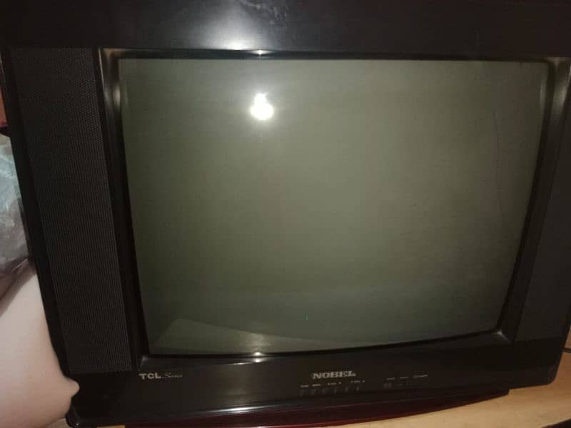 use TV 32 inches in good condition available 2