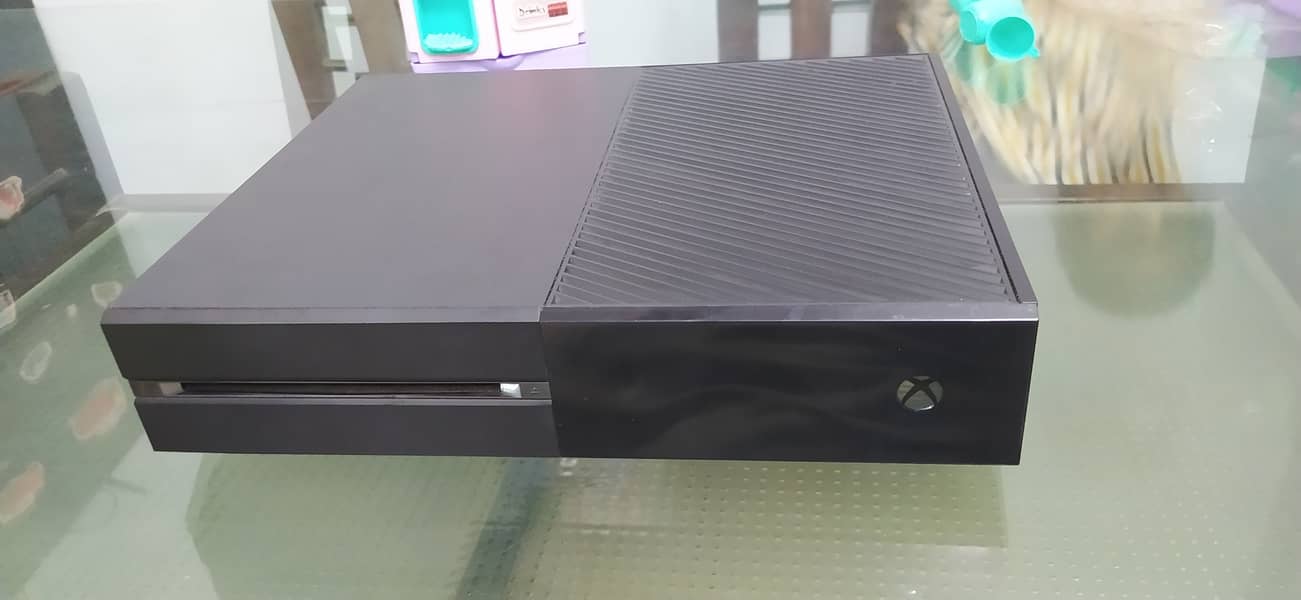 X box one 500 Gb with box 2