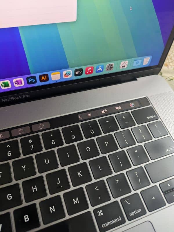 MacBook Pro 2019 i9 32/512 6