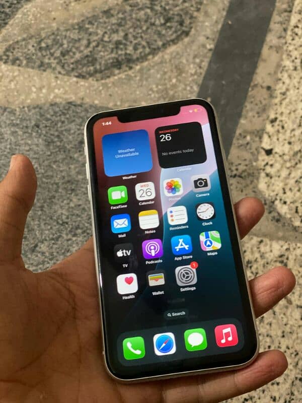 Iphone XR  mint condition 1