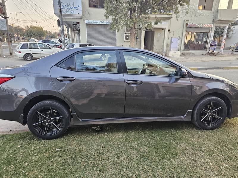 Toyota Corolla Altis 2017 Auto Original facelift Model 9