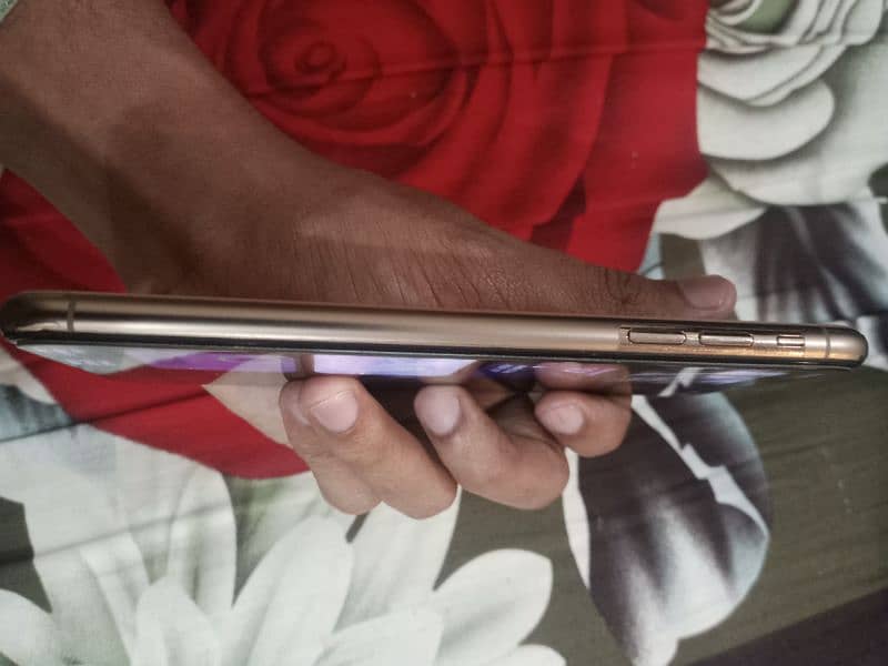 I Phone XS MAX 256 GB PTA Proved 2