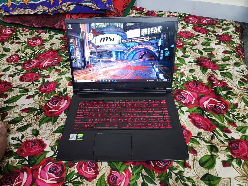 MSI Stealth GS63 Thin Gaming laptop 0