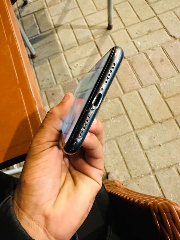 iphone 11 64gb black 4