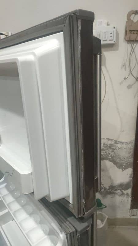 Dawlance mini fridge urgent sale 6