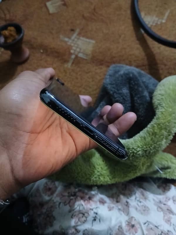 iPhone XS Max 1