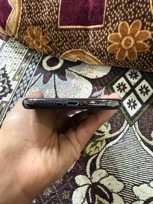 iPhone 11 Pro Max JV Non PTA 64GB Space Gray 3