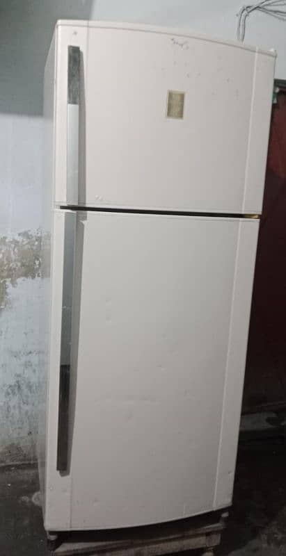 Dawlance fridge full size urgent sale rabta is number per 03374842908 0