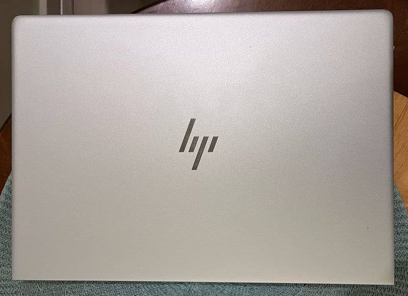 hp i5 8th 8/512 new 1