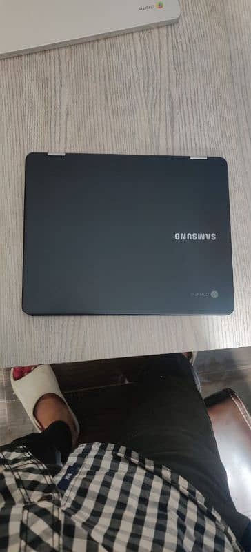 Samsung Touch Core M3 6 generation chromebook 1