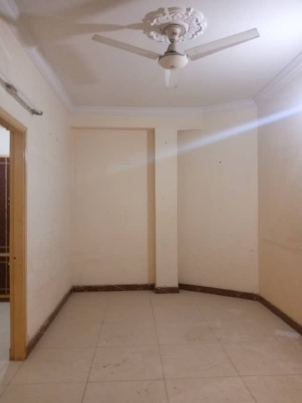 2bed falt with gas for rent Ghauri town phase 5 3