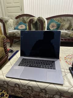 MacBook pro 2018 model