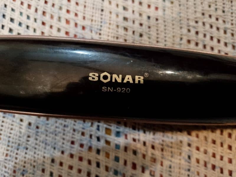 Sonar branded hair straightener 1