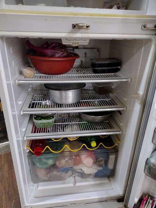 Dawlance fridge new condition 1