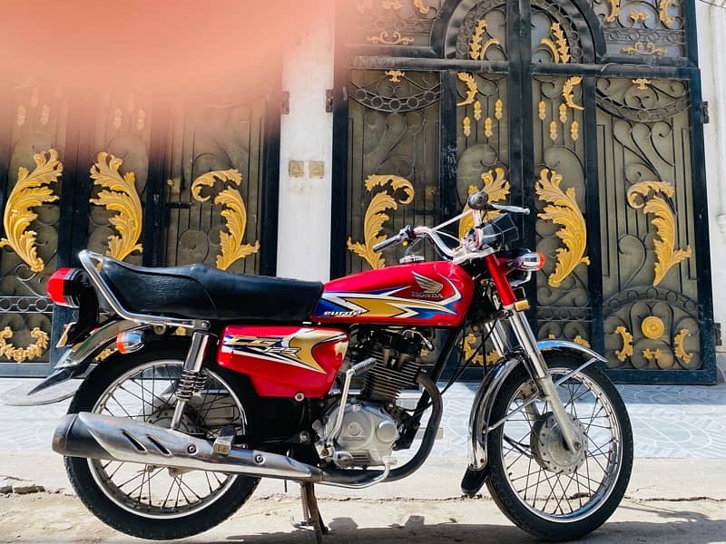 Honda 125 Totally Original Biometric on the Spot 14